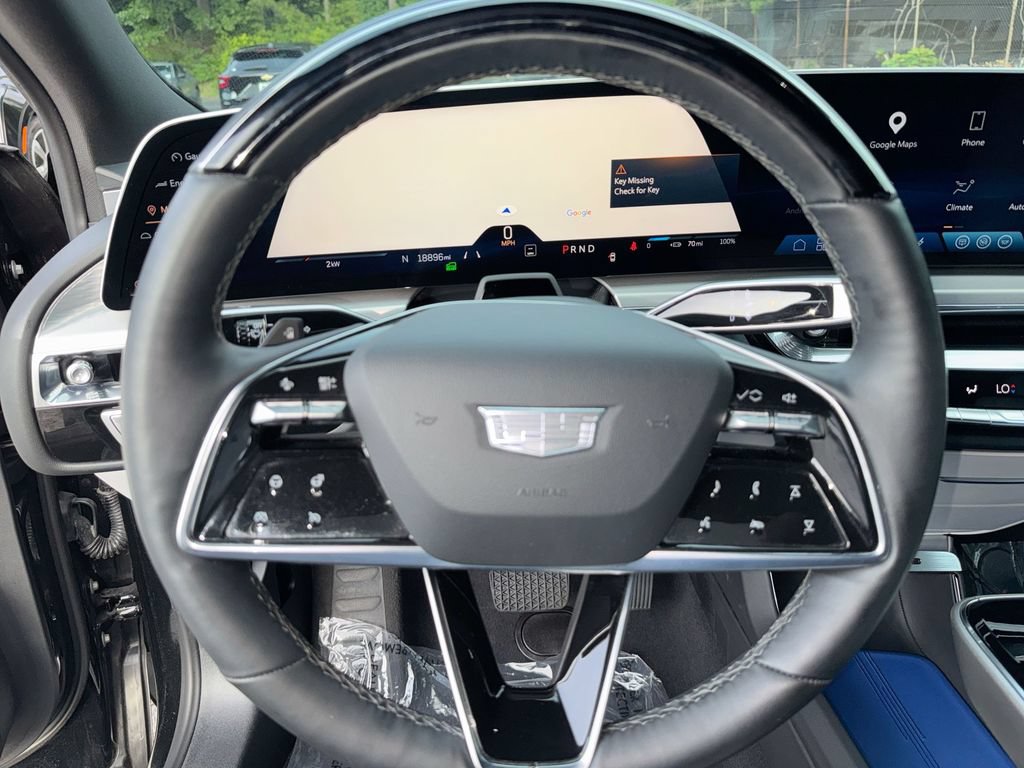 Used 2023 Cadillac Lyriq AWD image 16