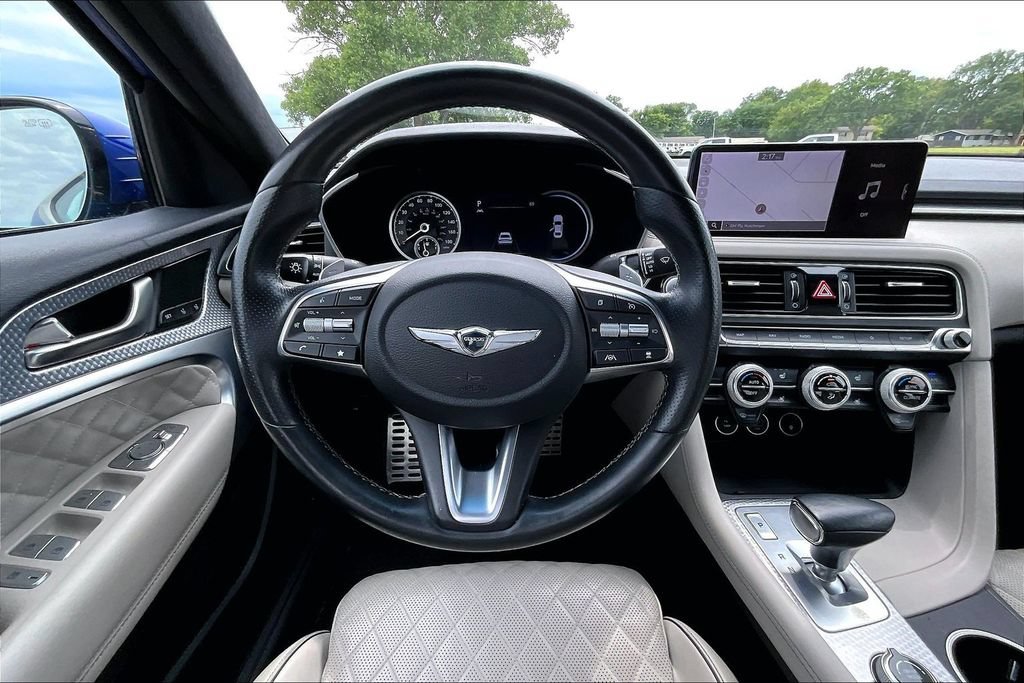 Used 2022 Genesis G70 3.3T RWD image 5