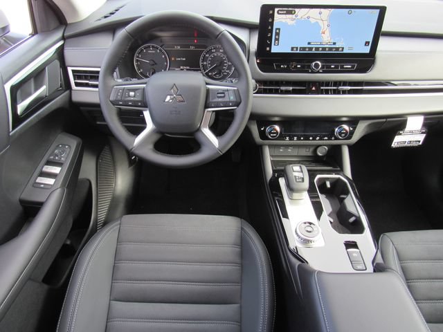 New 2026 Mitsubishi Outlander SE FWD image 11