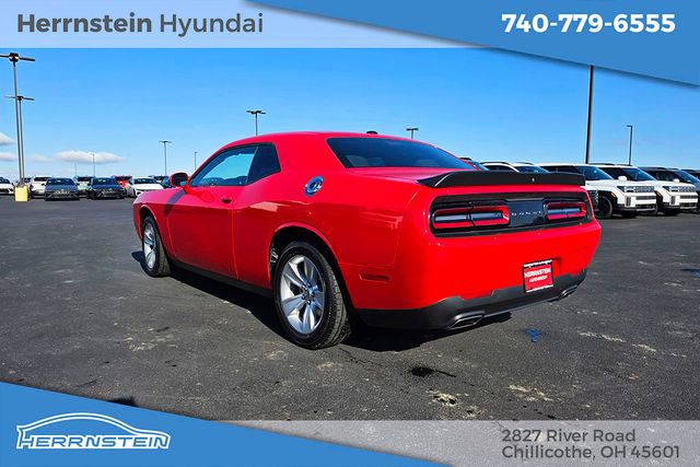 Used 2023 Dodge Challenger SXT RWD image 5