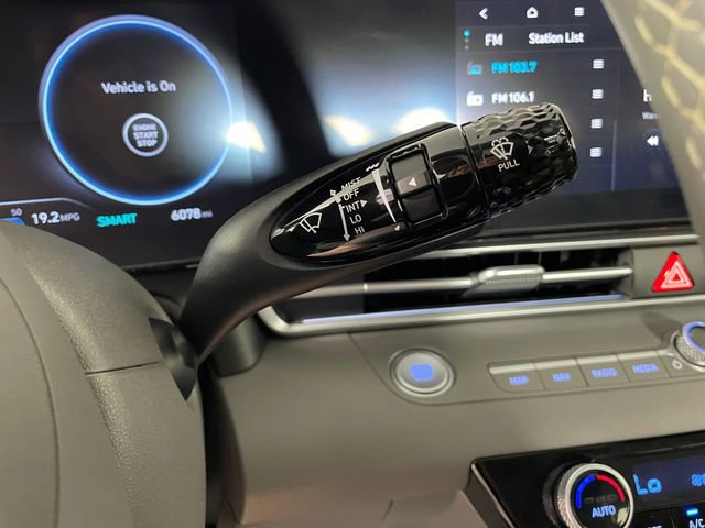 Certified 2025 Hyundai Elantra SEL image 15