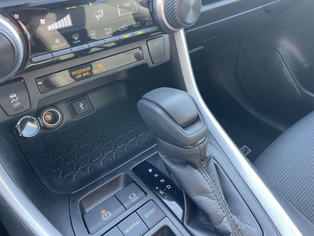 Used 2021 Toyota RAV4 LE FWD image 41