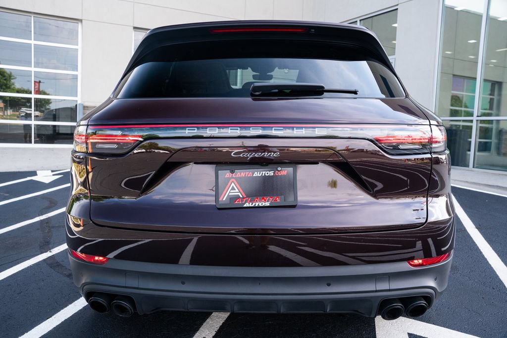 Used 2023 Porsche Cayenne Platinum Edition AWD/4WD image 16