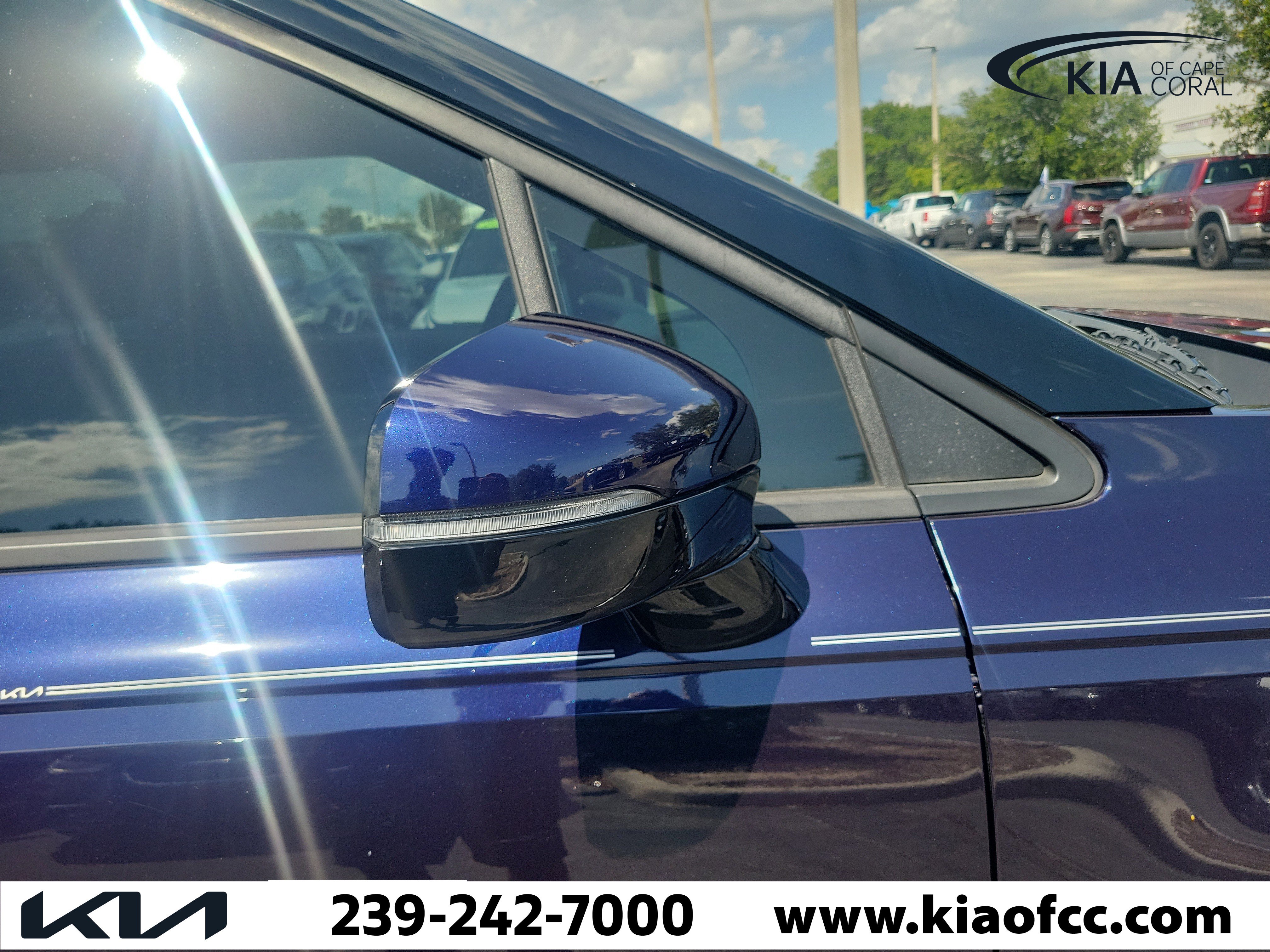 Certified 2023 Kia Carnival LX FWD image 8