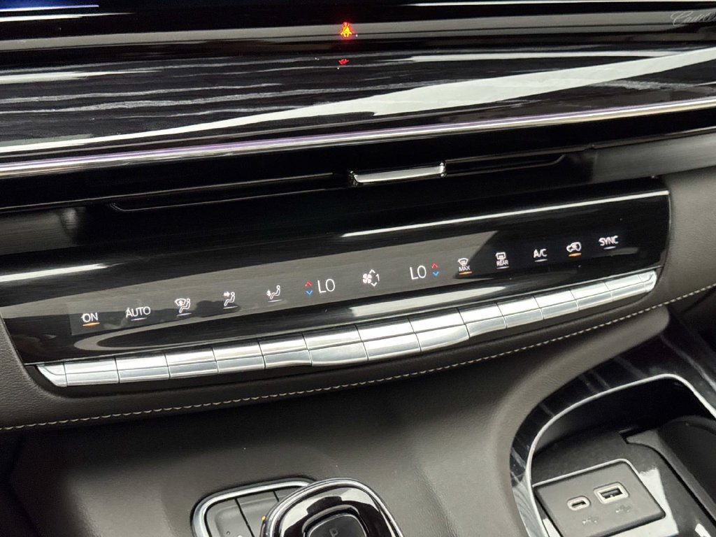 Used 2022 Cadillac Escalade Sport w/ Touring Package AWD/4WD image 28