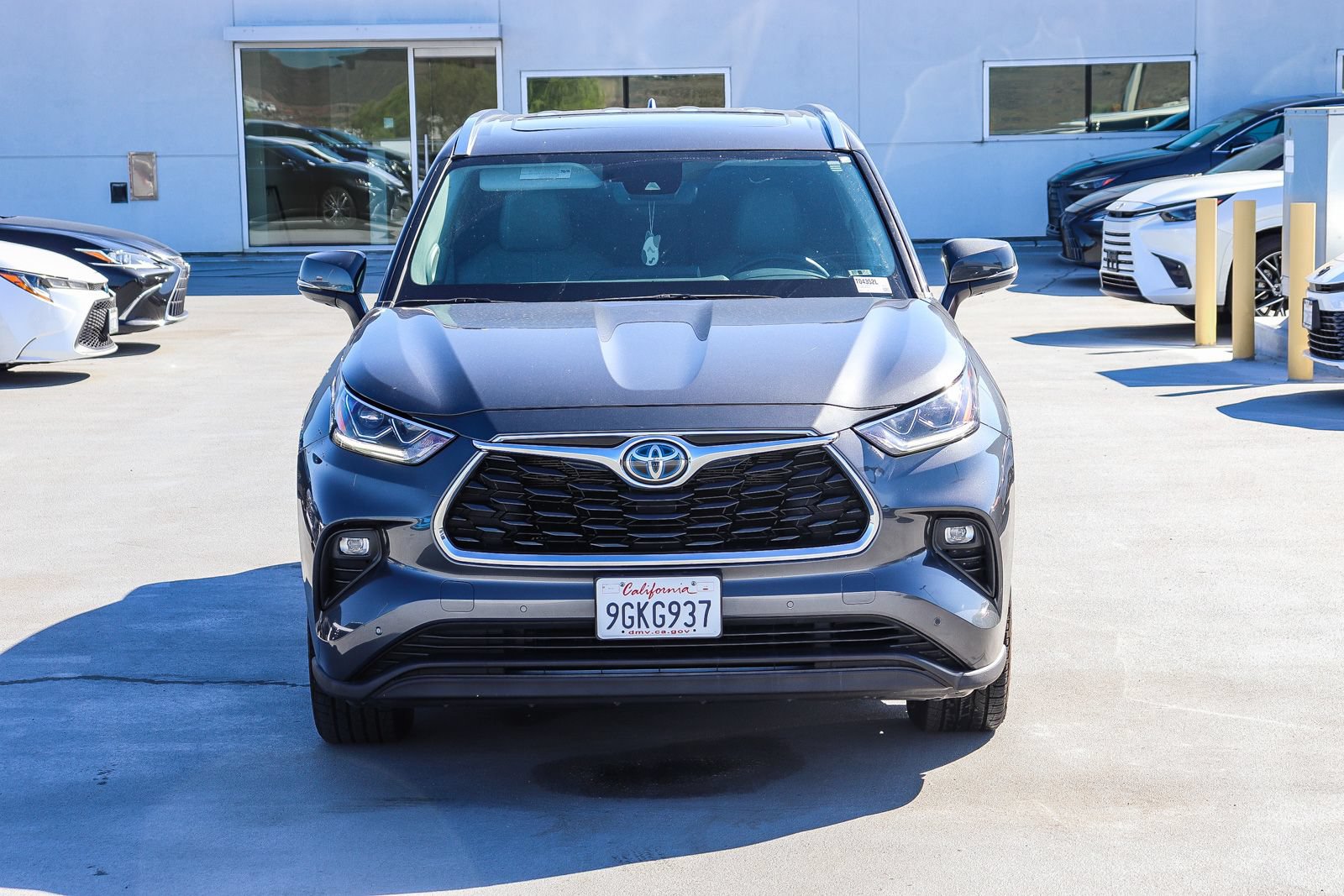 Used 2021 Toyota Highlander Limited AWD/4WD image 2