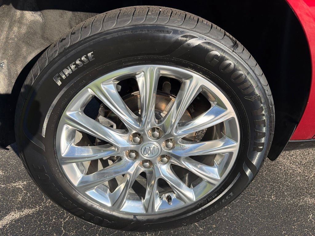 Used 2021 Buick Enclave Essence FWD image 13