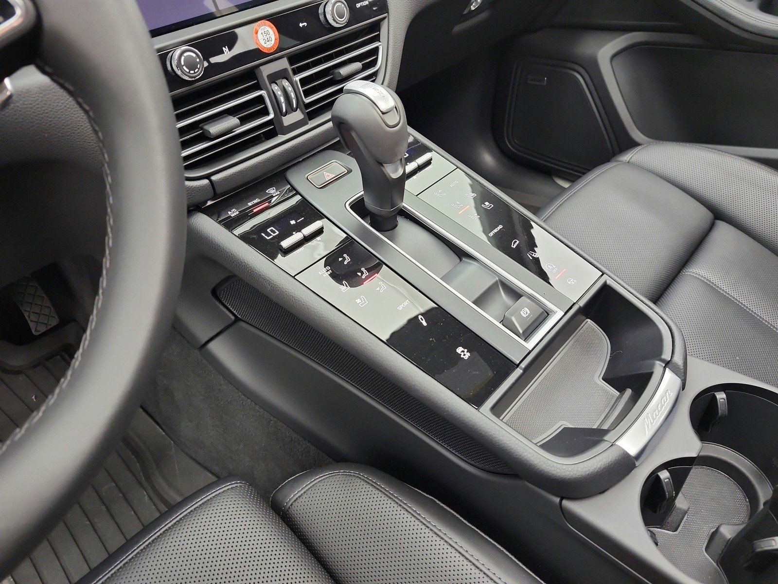 Used 2025 Porsche Macan S image 11