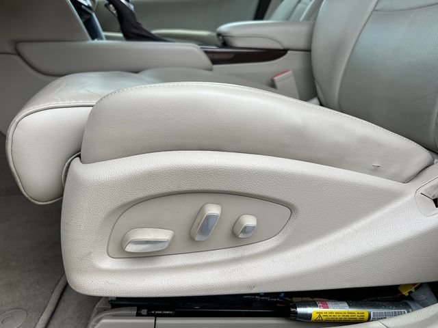 Used 2013 Cadillac XTS Luxury w/ Driver Awareness Package FWD image 10
