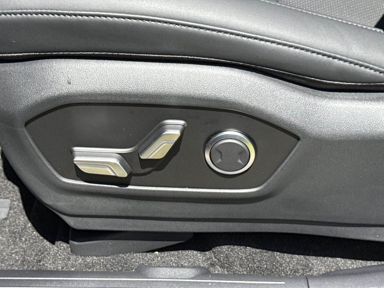 New 2027 Hyundai Santa Fe SEL FWD image 14