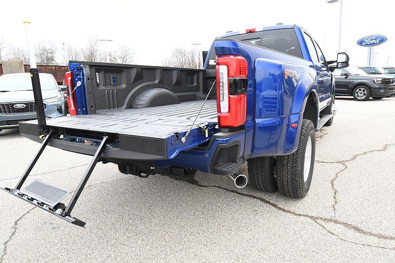 New 2026 Ford F350 Platinum w/ FX4 Off-Road Package AWD/4WD image 22
