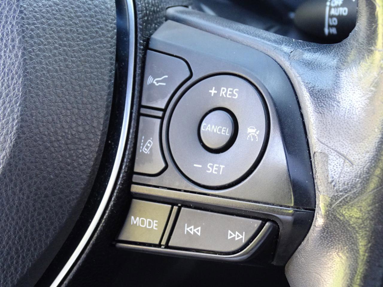 Used 2019 Toyota RAV4 XSE AWD/4WD image 18