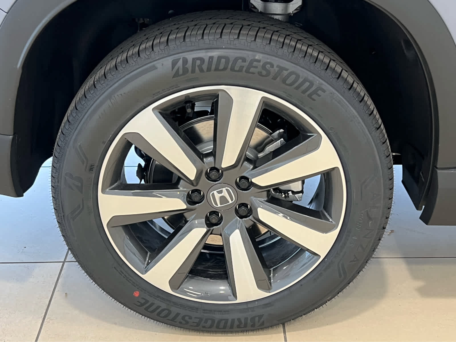 New 2025 Honda Pilot Touring image 5