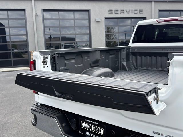 Used 2024 GMC Sierra 3500 SLT w/ X31 Off-Road Package AWD/4WD image 7