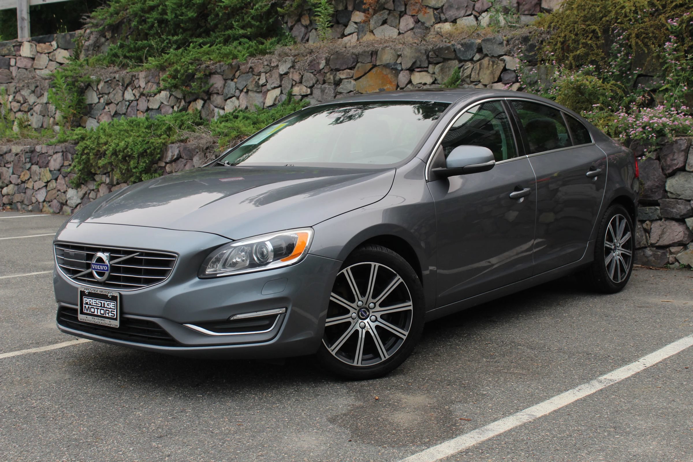 Used 2017 Volvo S60 T5 Inscription Platinum AWD/4WD image 2