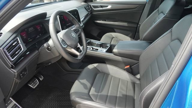 Used 2024 Volkswagen Atlas Cross Sport SEL R-Line image 19