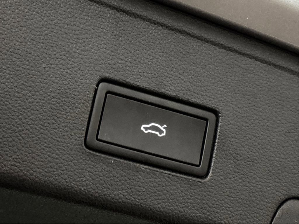 Used 2022 Volkswagen Atlas Cross Sport SE image 15