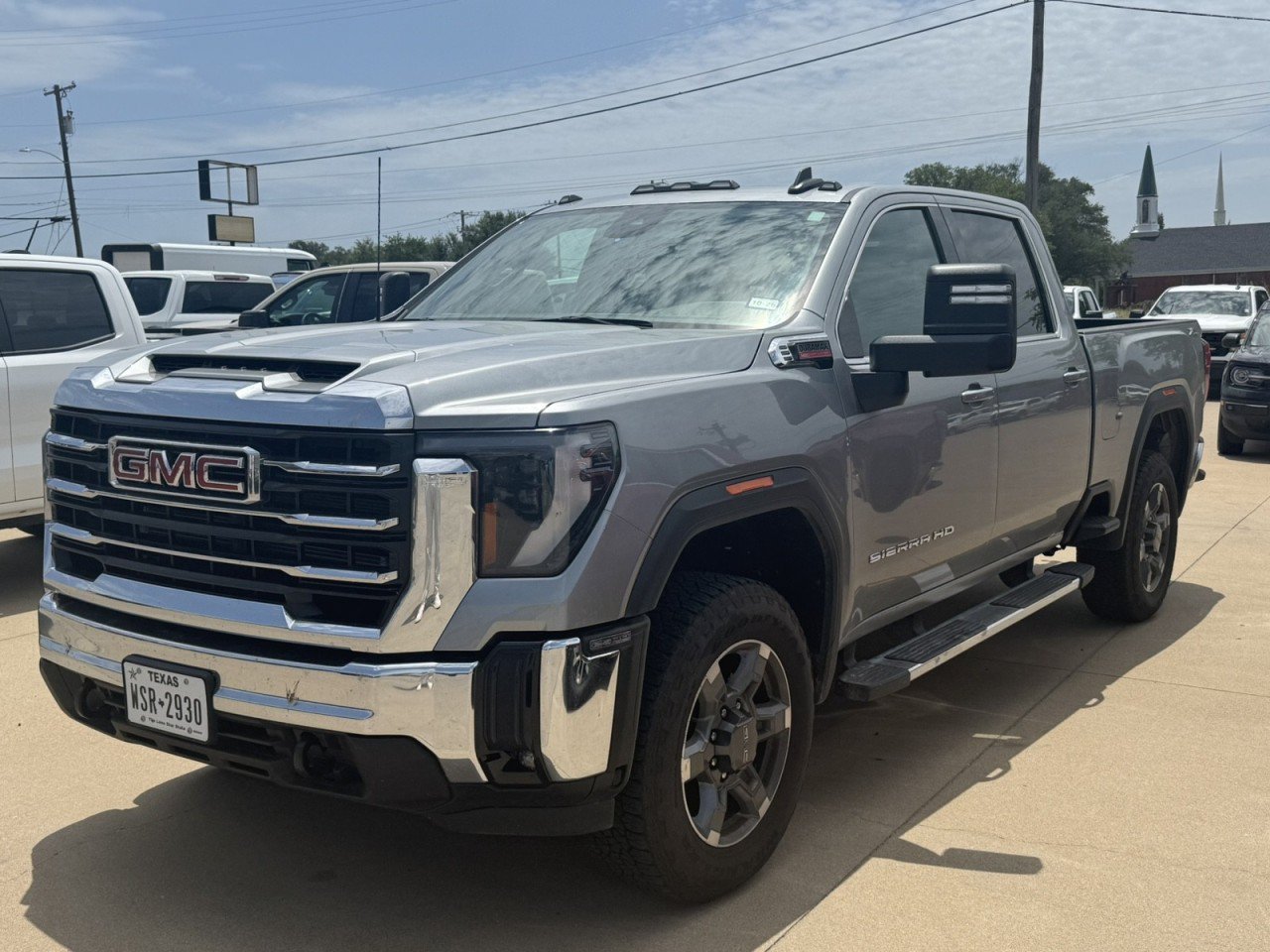 Used 2025 GMC Sierra 2500 SLE w/ SLE Value Package; AWD/4WD image 1