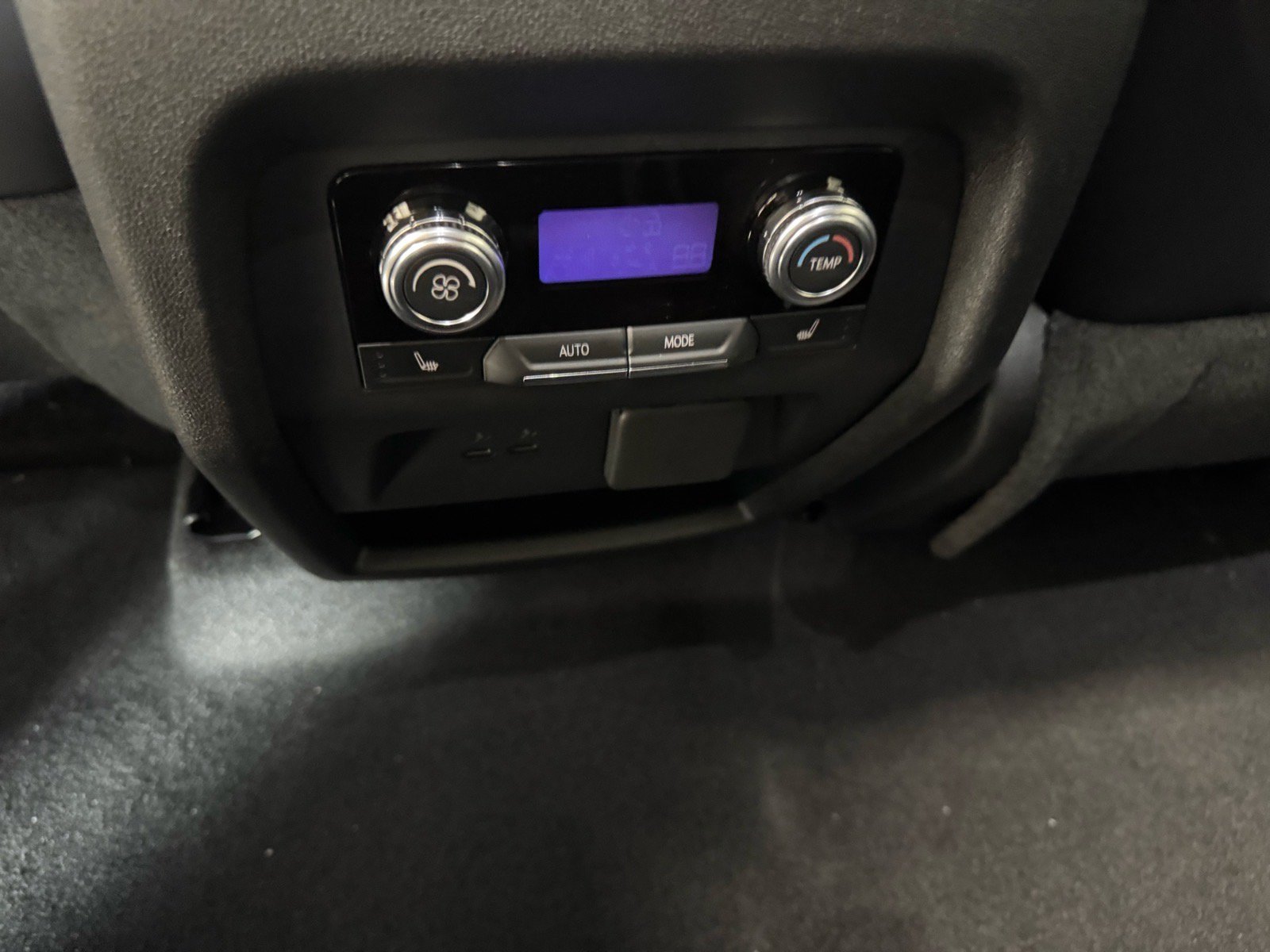New 2027 GMC Acadia AT4 w/ Luxury Package AWD/4WD image 12