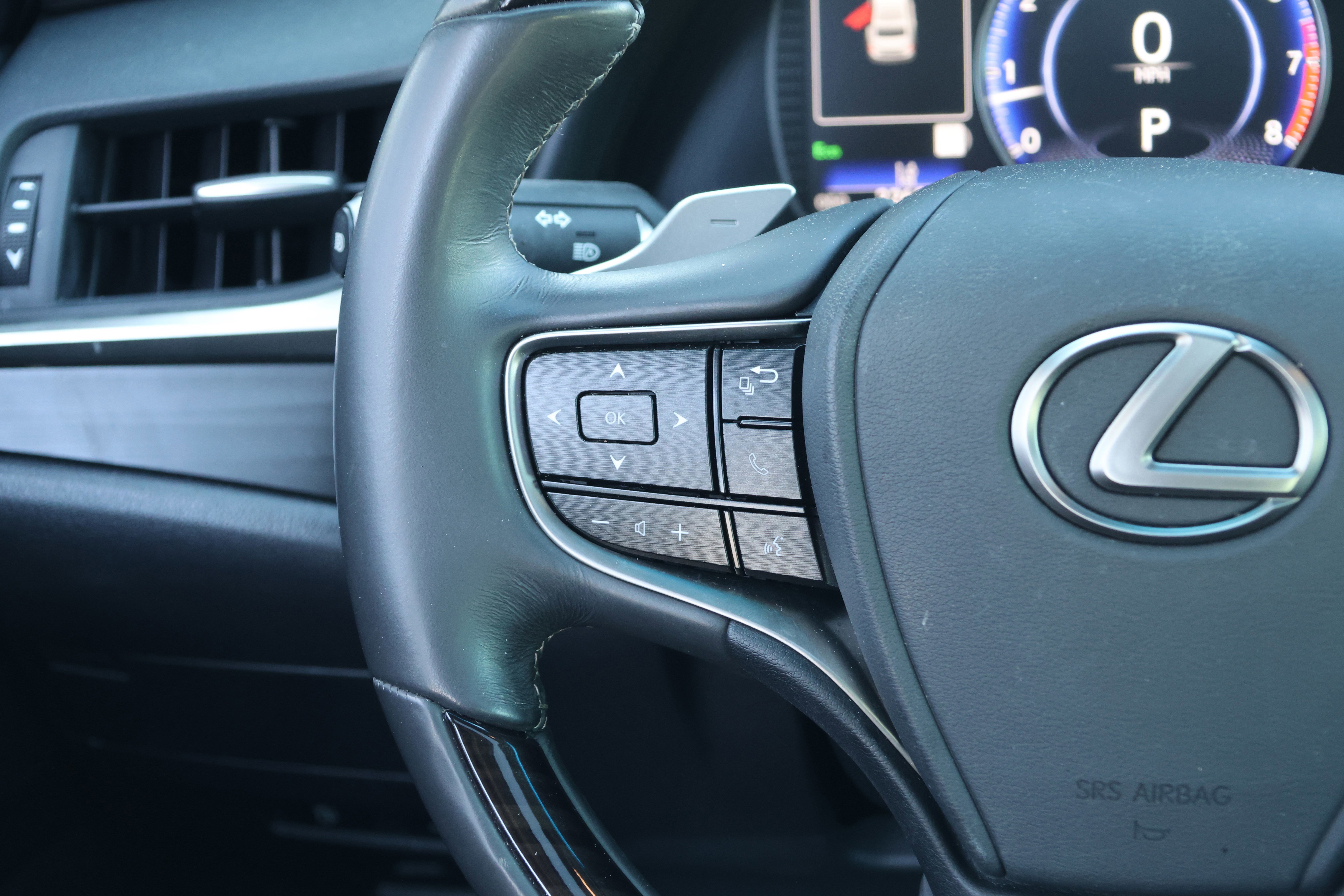 Used 2019 Lexus ES 350 Luxury w/ Premium Package image 17