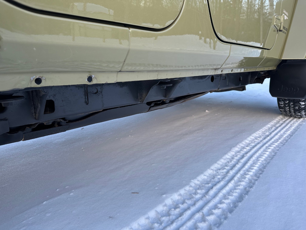 Used 2013 Jeep Wrangler Unlimited Sahara w/ Connectivity Group image 22