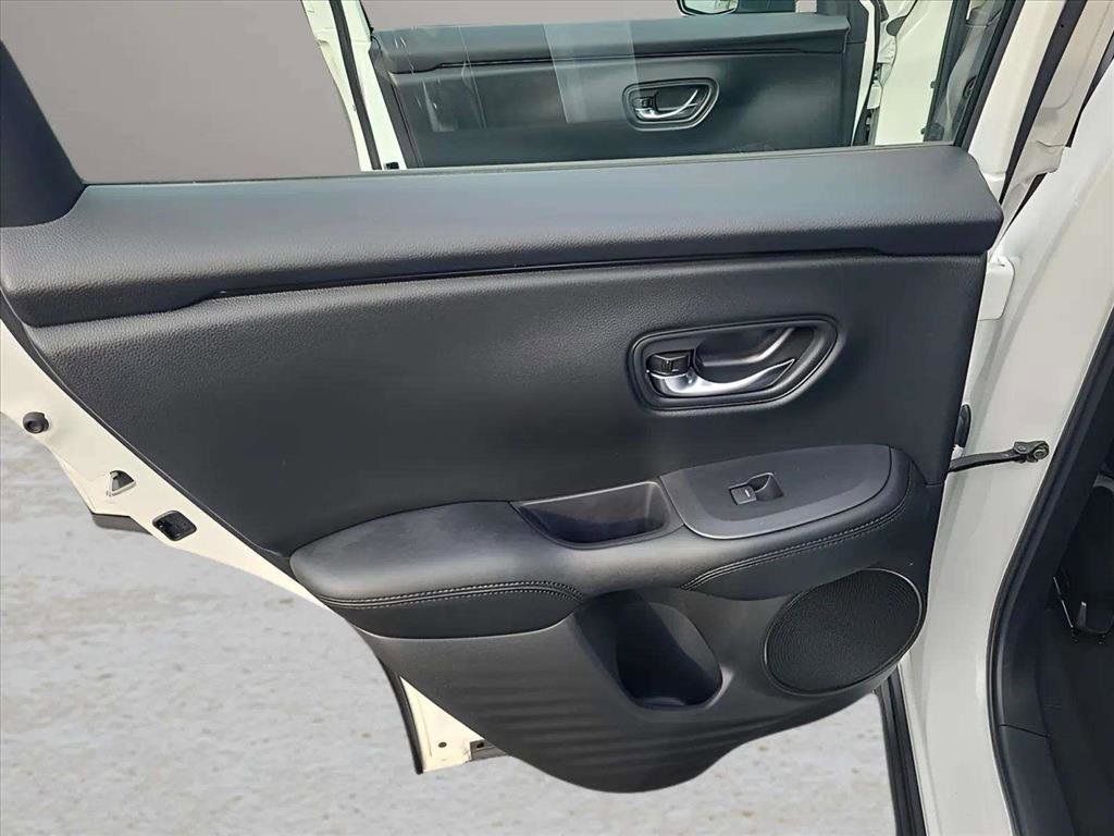Used 2023 Honda HR-V LX image 18