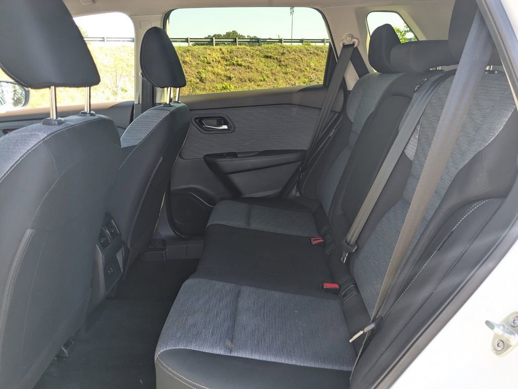 Used 2023 Nissan Rogue SV image 13