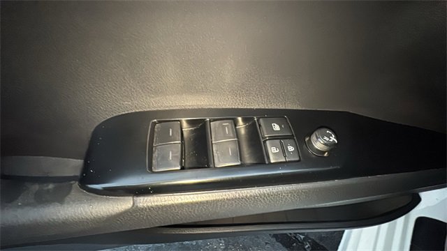 Used 2025 Toyota Camry SE image 13