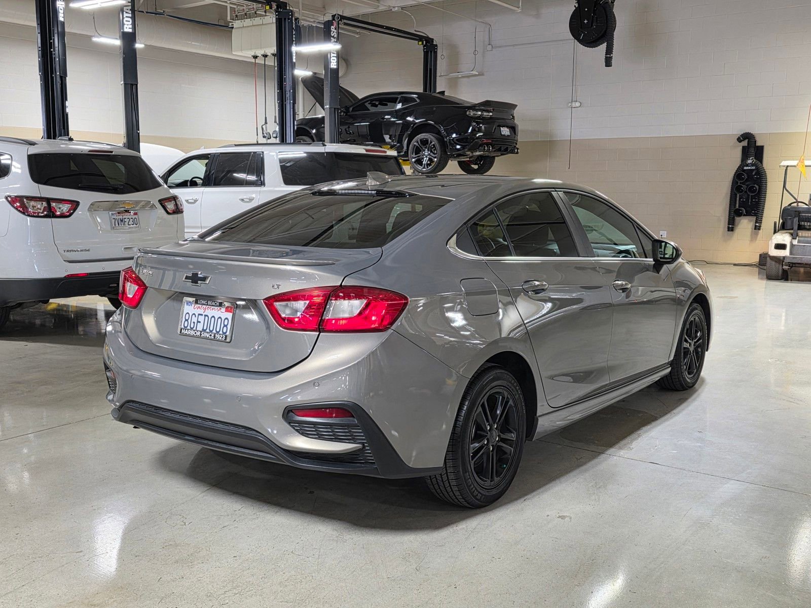 Used 2018 Chevrolet Cruze LT w/ Convenience Package image 7
