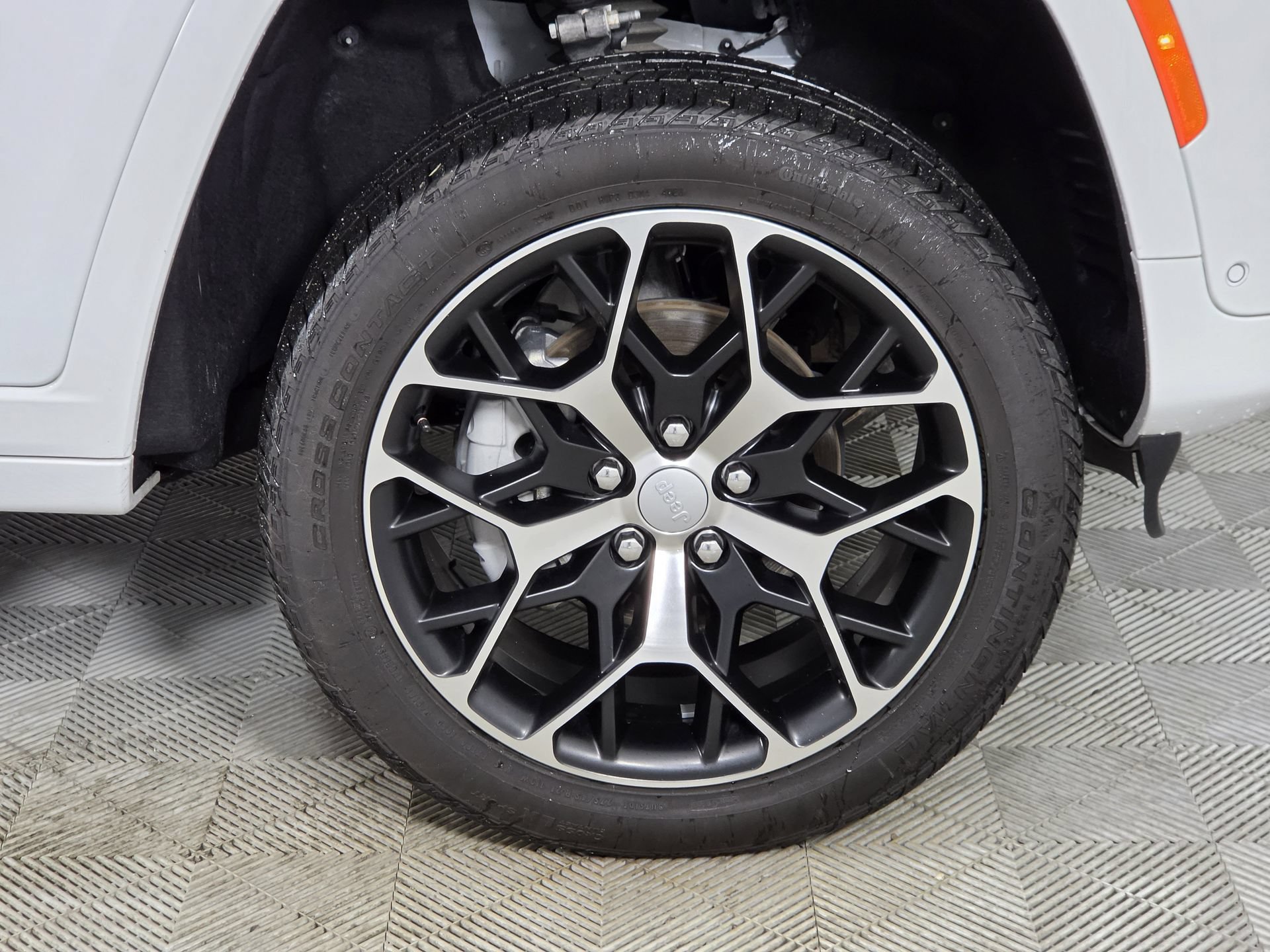 Used 2024 Jeep Grand Cherokee Summit AWD/4WD image 49