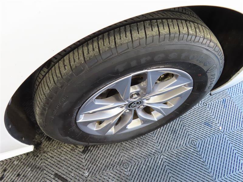 Used 2024 Toyota Sienna LE image 9