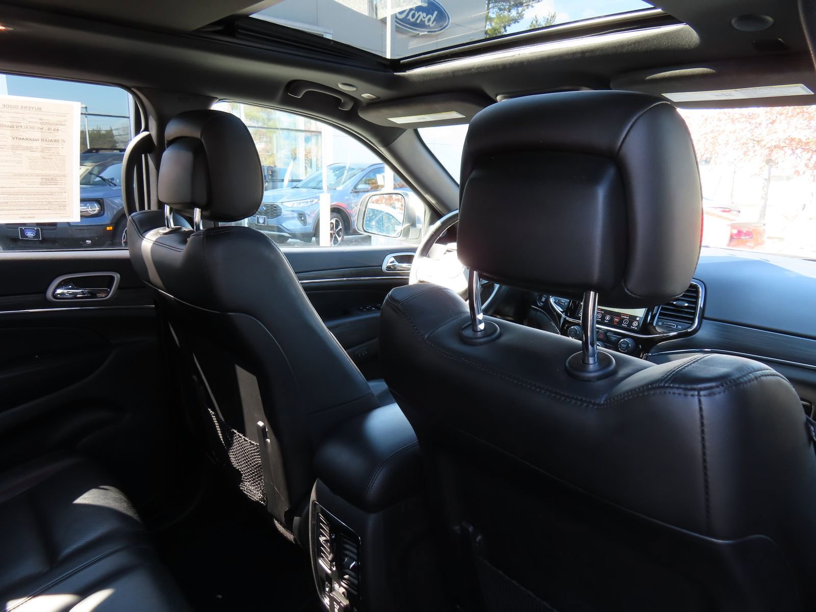 Used 2021 Jeep Grand Cherokee Limited w/ Luxury Group II image 32