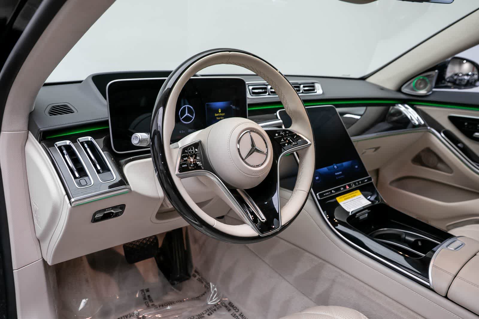 Used 2022 Mercedes-Benz S 580 4MATIC Sedan w/ Rear Seat Package image 2