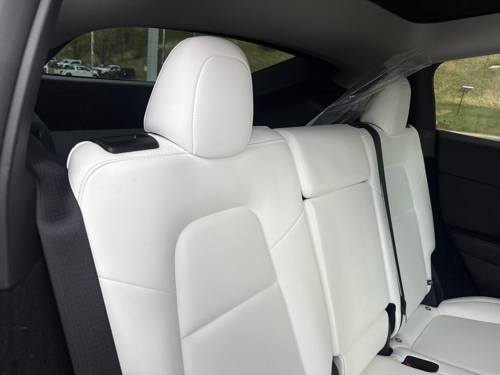 Used 2025 Tesla Model Y Performance image 20