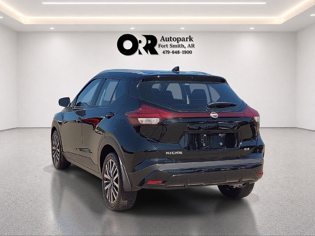 Used 2023 Nissan Kicks SV FWD image 4