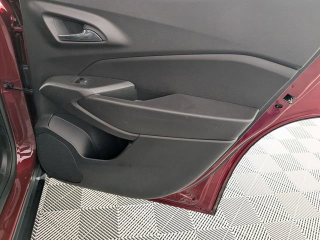 Used 2025 Chevrolet Trax LT w/ LT Convenience Package image 29