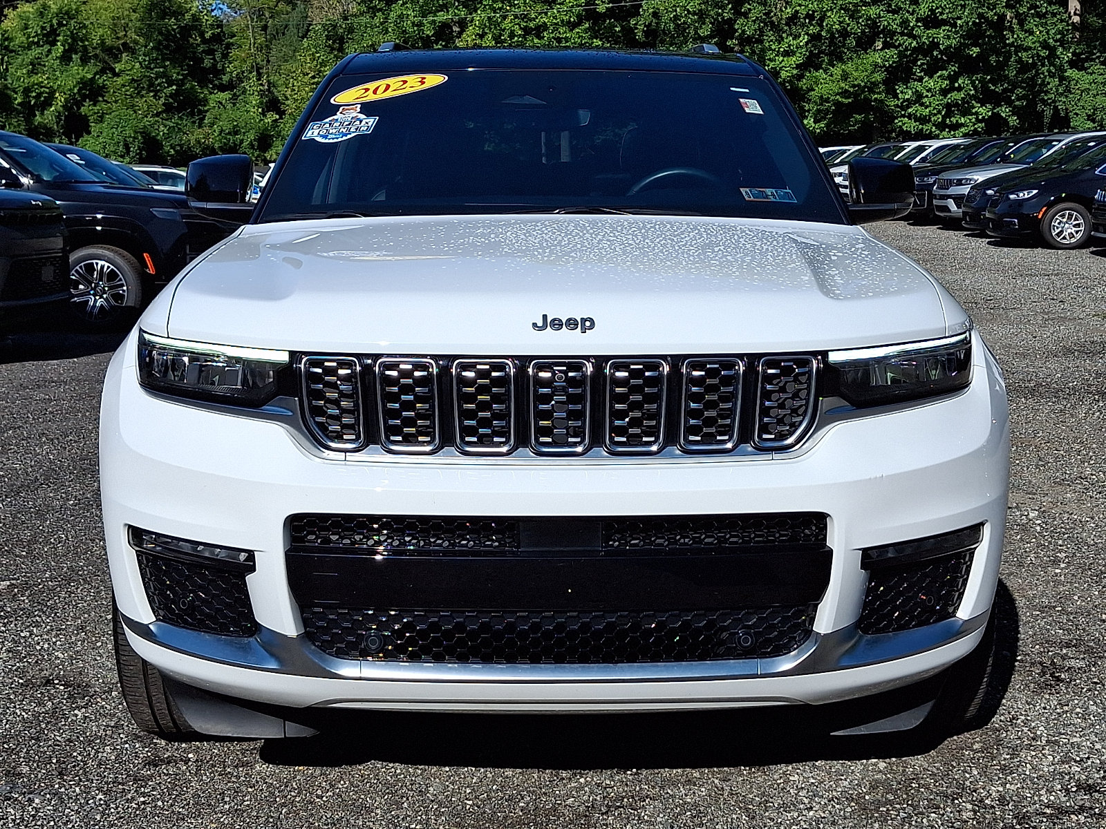 Used 2023 Jeep Grand Cherokee L Summit w/ Luxury Tech Group V AWD/4WD image 2
