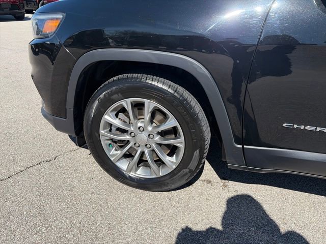 Used 2020 Jeep Cherokee Latitude Plus w/ Cold Weather Group FWD image 57