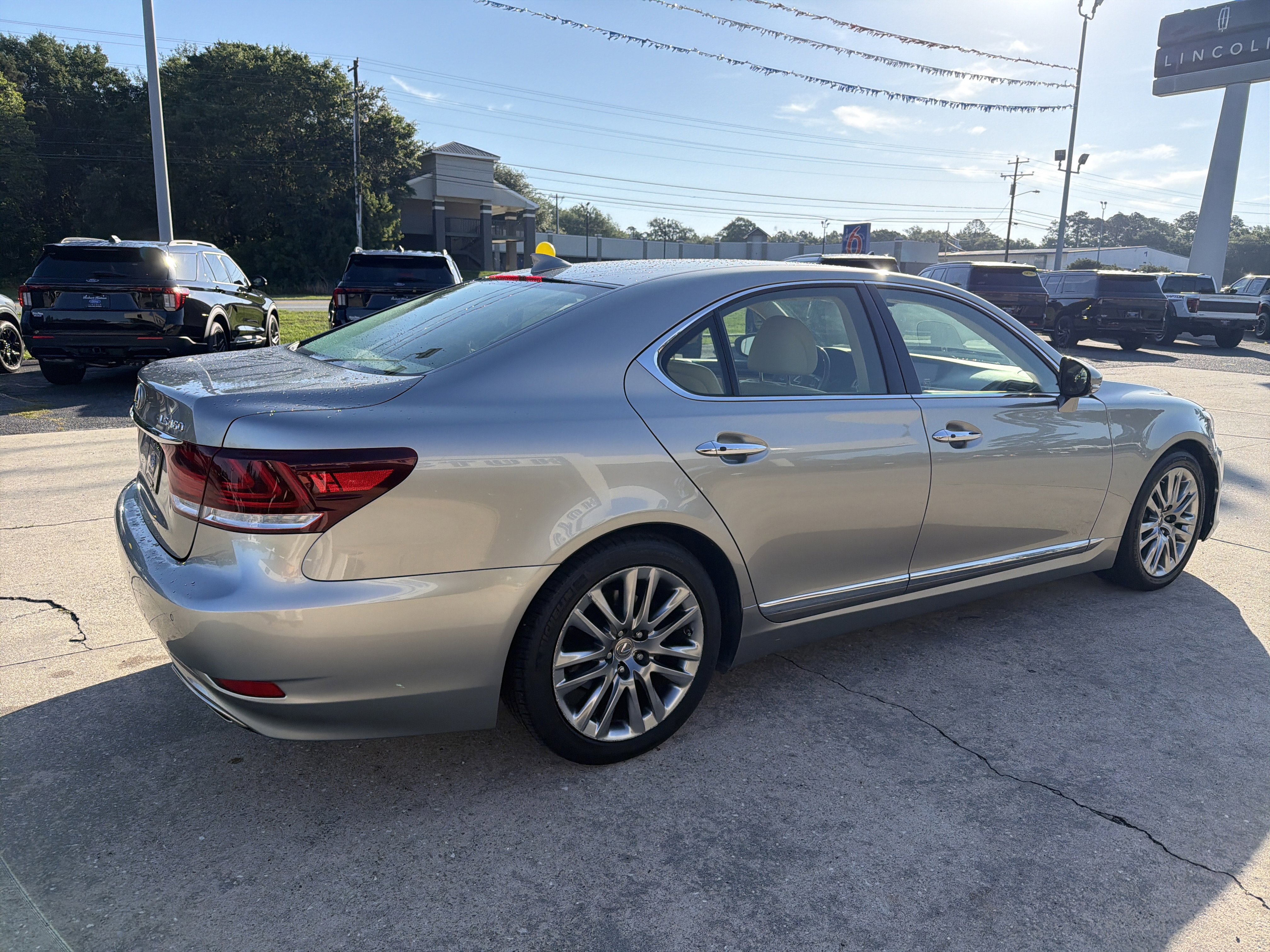 Used 2017 Lexus LS 460 RWD image 10