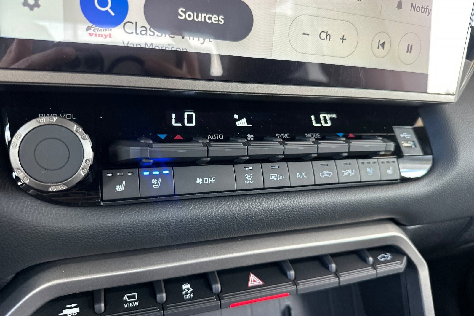 New 2026 Toyota Tundra Limited AWD/4WD image 24