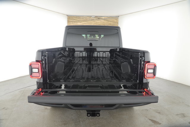 New 2026 Jeep Gladiator Rubicon w/ Technology Group image 5