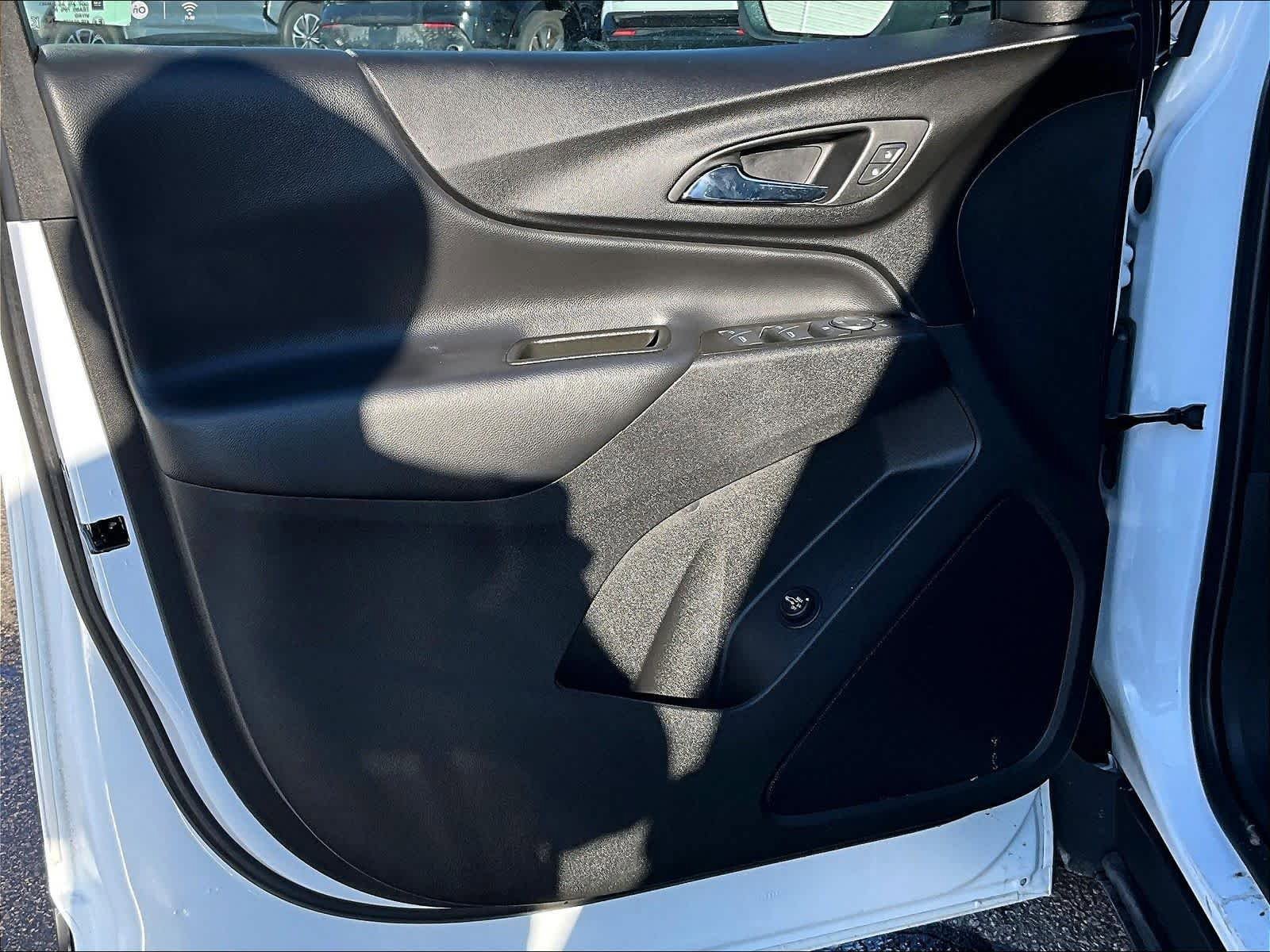 Used 2023 Chevrolet Equinox LT AWD/4WD image 9