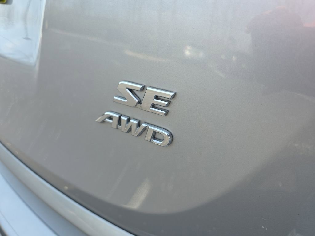 Used 2017 Toyota RAV4 SE w/ Power Special Value Package image 8