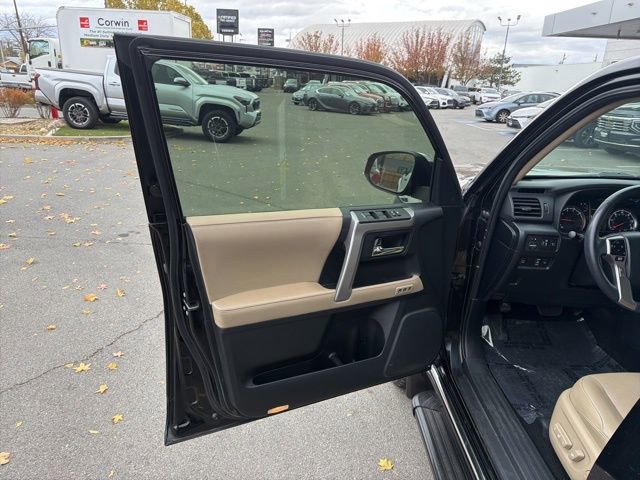 Used 2023 Toyota 4Runner Limited image 10