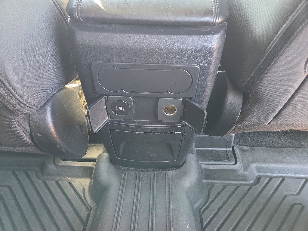 Used 2024 Ford Explorer XLT RWD image 17