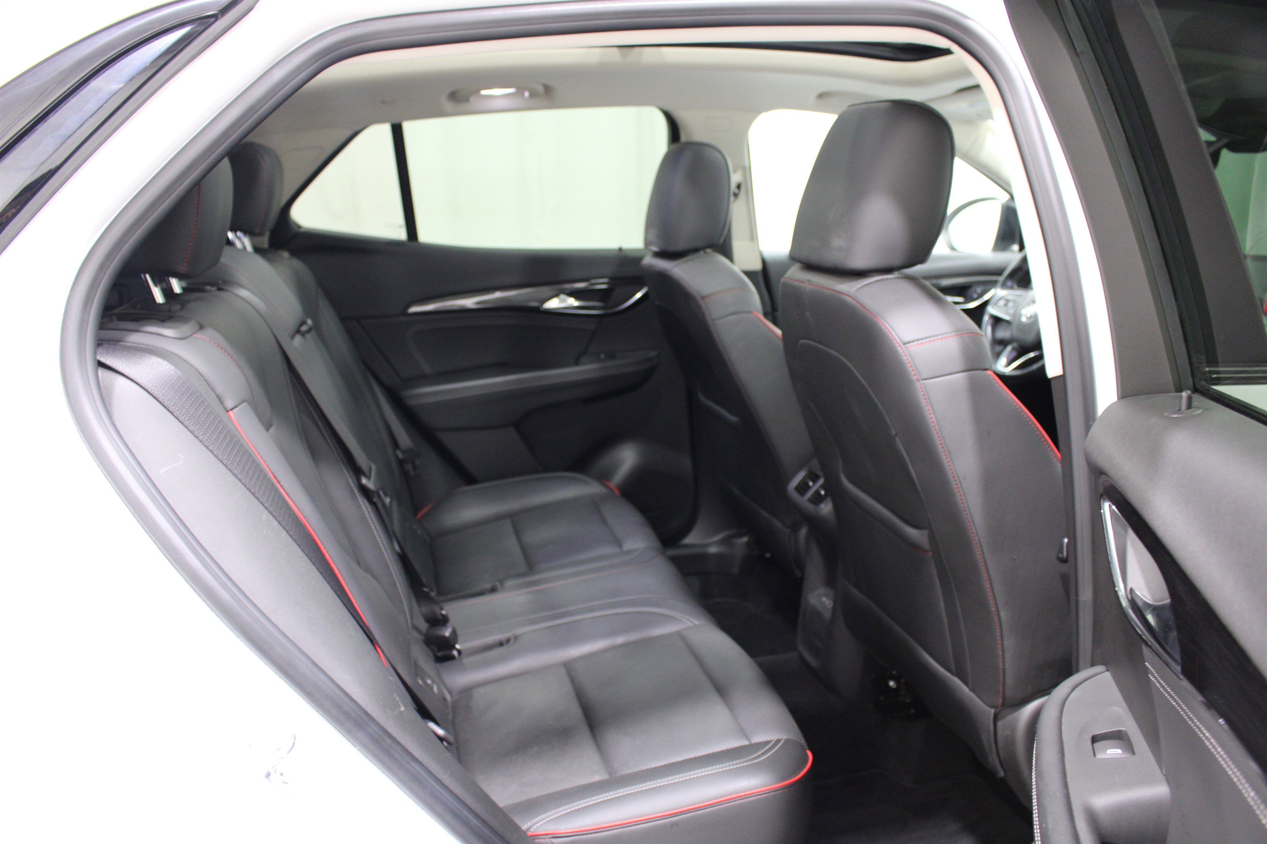 Used 2022 Buick Envision Essence w/ Technology Package II image 23