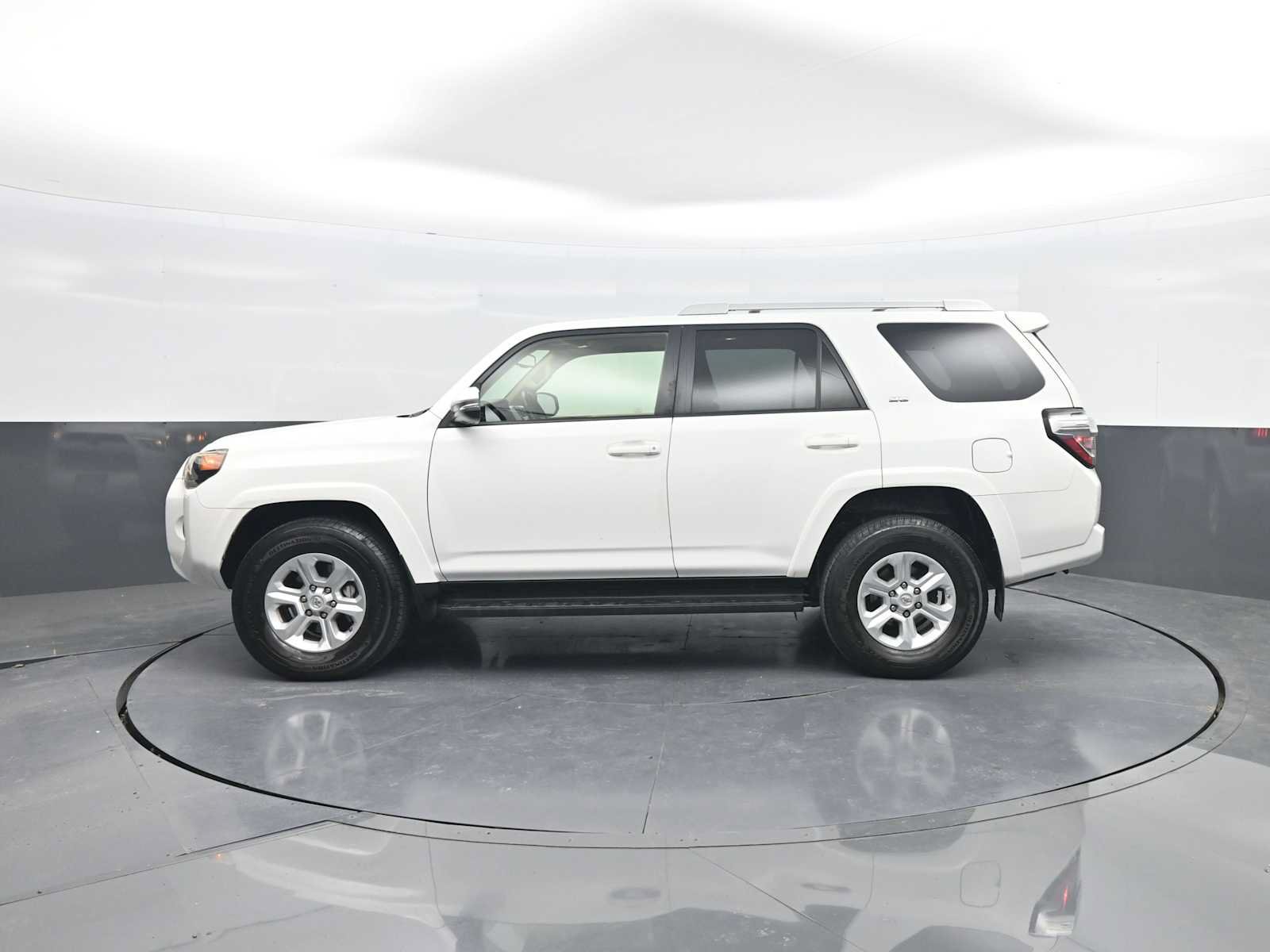 Used 2015 Toyota 4Runner SR5 Premium AWD/4WD image 5