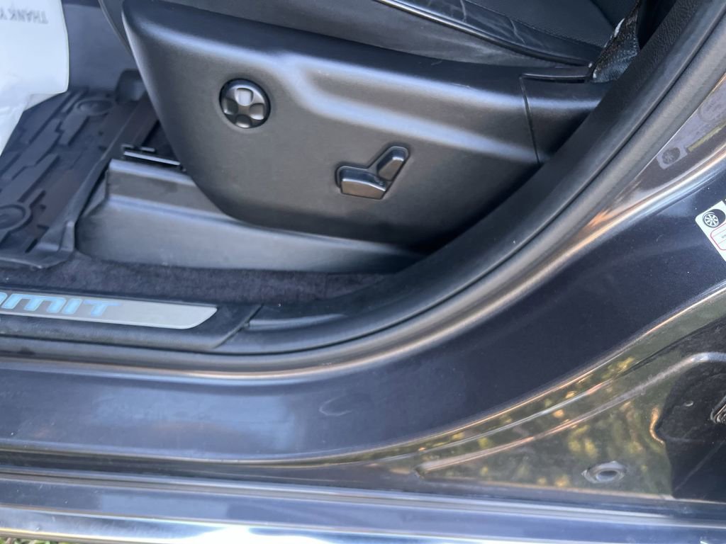 Used 2018 Jeep Grand Cherokee Summit image 14