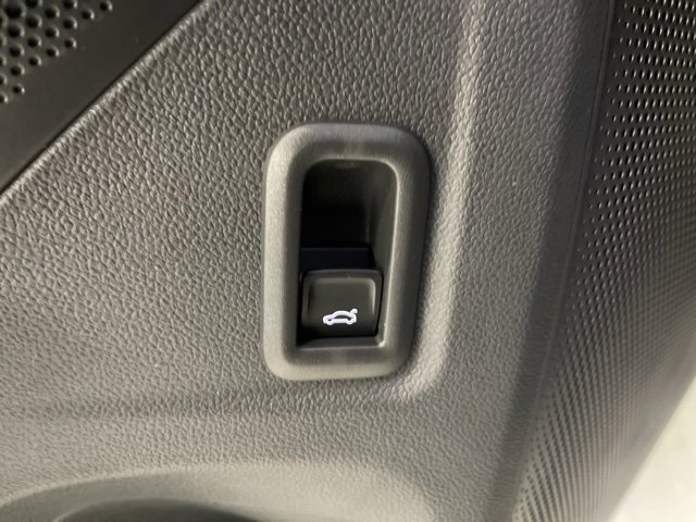 New 2025 Volkswagen Tiguan SE image 29