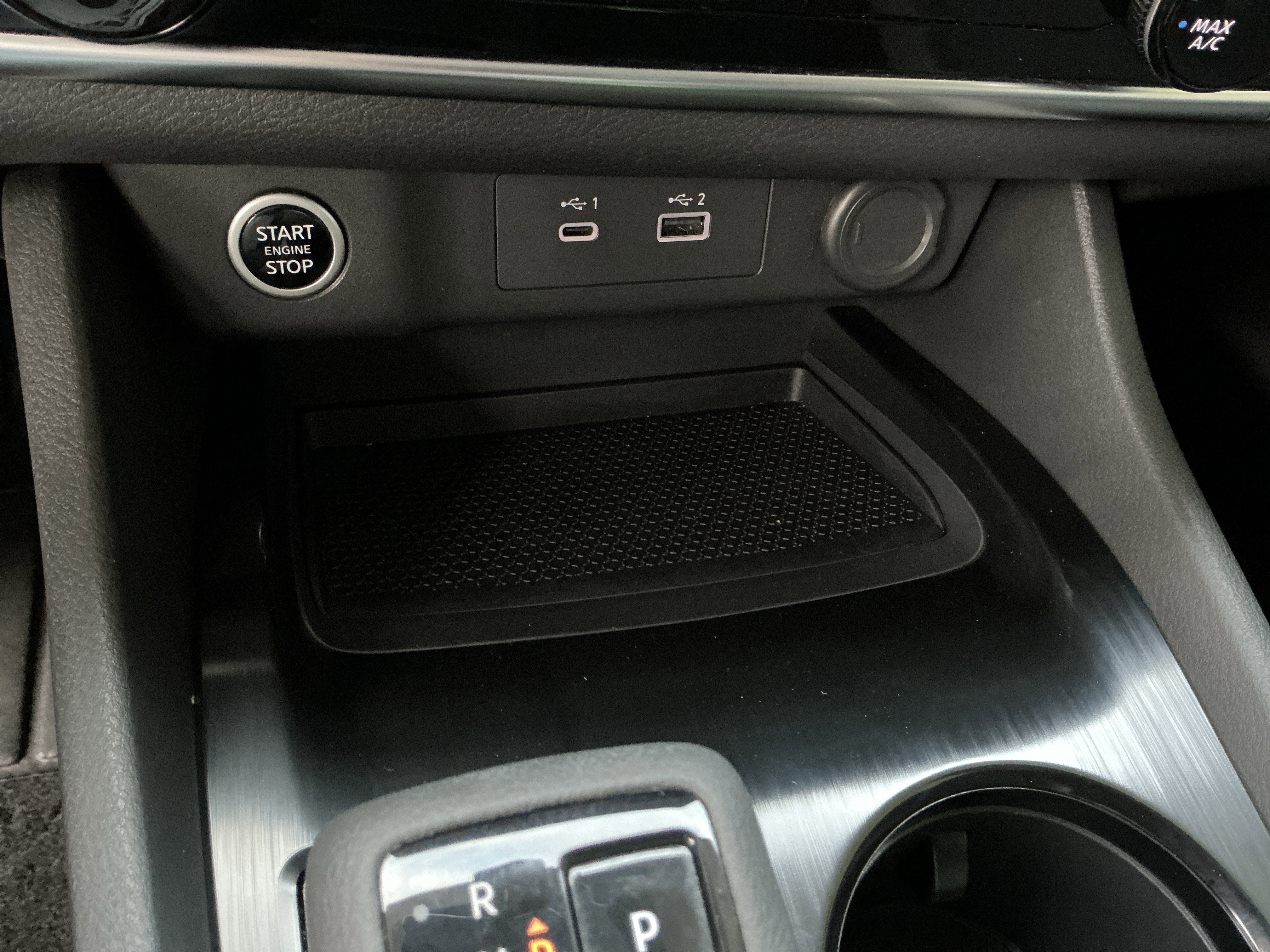 Used 2023 Nissan Rogue S image 31